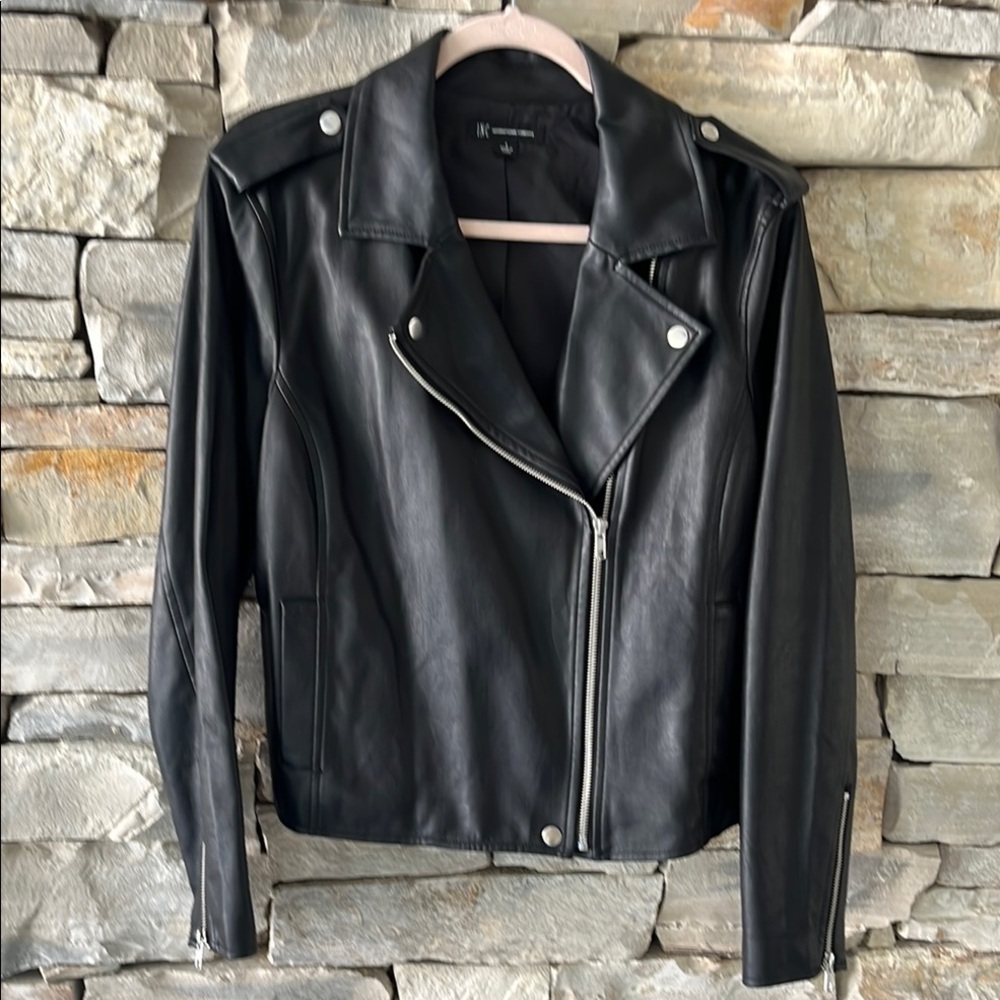 Like new black PU leather jacket